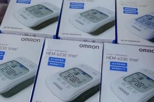 Máy đo huyết áp Omron Nhật Bản giá bao nhiêu?-1