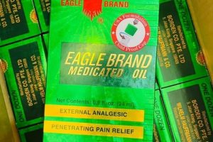 Dầu xanh Eagle Brand Medicated Oil có tốt không?-1